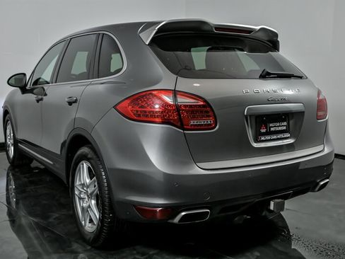 Used 2014 Porsche Cayenne Platinum Edition image 8