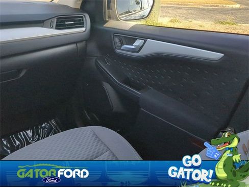 Used 2020 Ford Escape SE Sport image 19