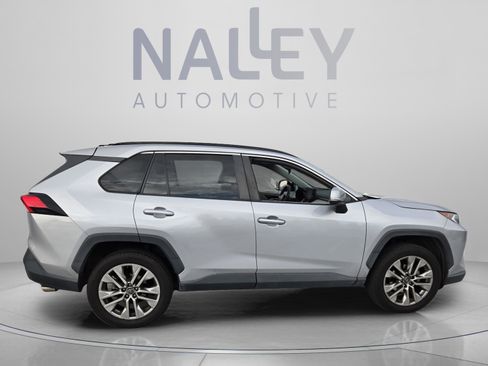 Used 2019 Toyota RAV4 XLE Premium FWD image 5