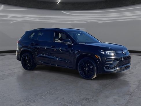 New 2026 Volkswagen Tiguan SE R-Line image 2