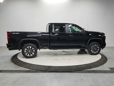 Used 2024 Chevrolet Silverado 2500 Custom w/ Custom Value Package AWD/4WD image 8