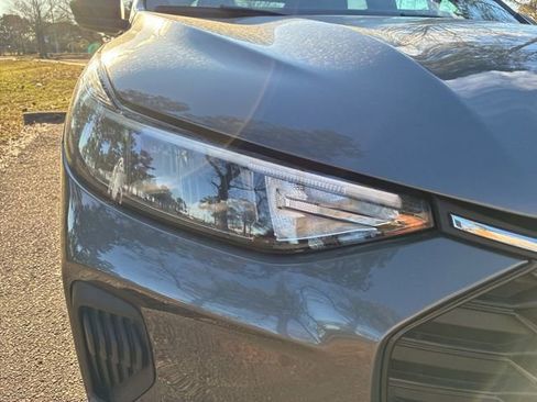 Used 2025 Ford Escape ST-Line image 9