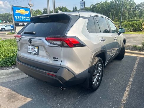 Used 2025 Toyota RAV4 XLE Premium w/ Weather Package AWD/4WD image 5