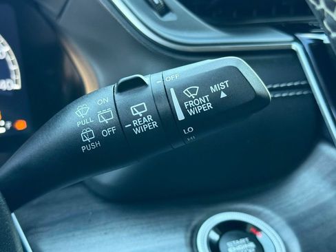 Used 2023 Jeep Grand Cherokee L Limited AWD/4WD image 29