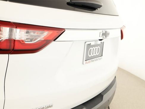 Used 2020 Chevrolet Traverse LT image 29