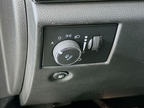 Used 2020 Jeep Grand Cherokee High Altitude image 17