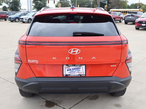 Used 2025 Hyundai Kona SEL AWD/4WD image 6