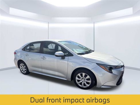 Used 2023 Toyota Corolla LE FWD image 5