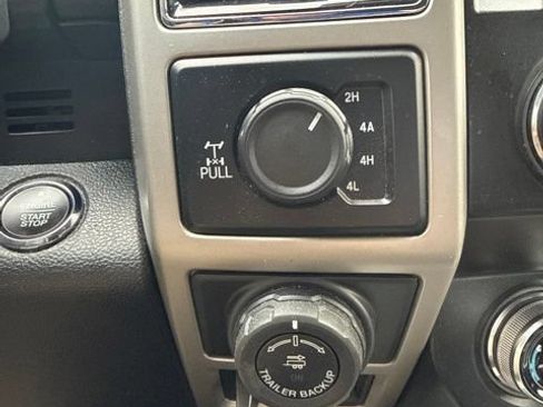 Used 2019 Ford F150 Lariat w/ Equipment Group 502A Luxury AWD/4WD image 20