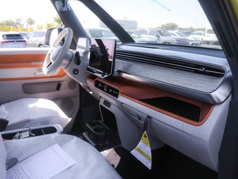 New 2025 Volkswagen ID. Buzz Pro S Plus image 35