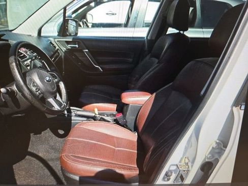 Used 2018 Subaru Forester 2.5i Touring AWD/4WD image 5