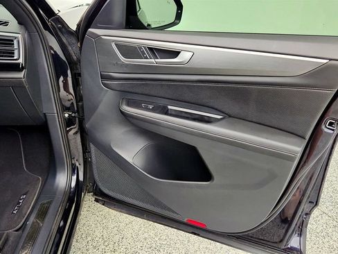 Used 2024 Volkswagen Atlas Cross Sport SE w/ Panoramic Sunroof Package FWD image 25
