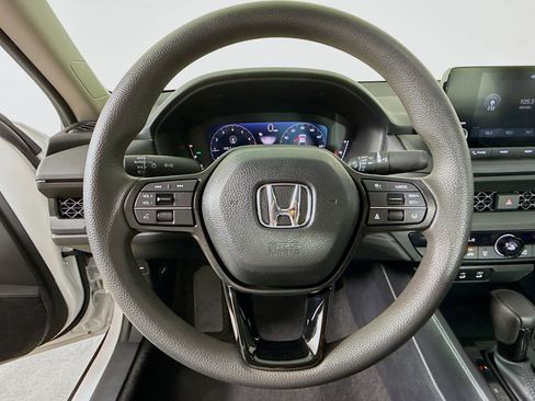Used 2025 Honda Accord LX image 9