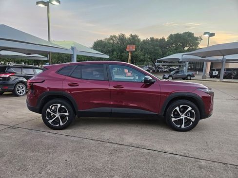 Used 2024 Chevrolet Trax RS w/ Driver Confidence Package image 4