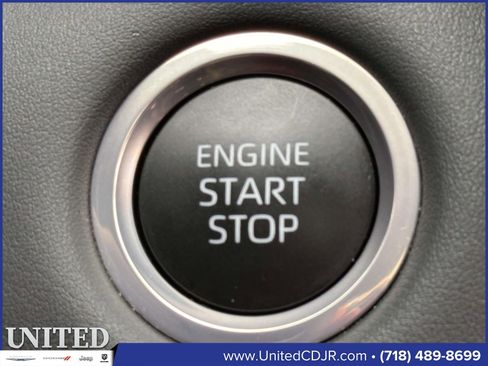 Used 2024 Toyota Highlander XLE image 25