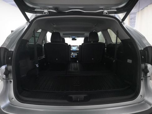 Used 2017 Toyota Highlander Limited AWD/4WD image 10