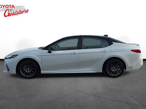 Used 2025 Toyota Camry XSE image 8