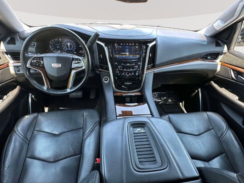 Used 2020 Cadillac Escalade ESV Premium Luxury AWD/4WD image 7