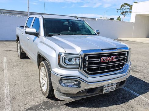 Used 2017 GMC Sierra 1500 SLE w/ SLE Value Package image 3