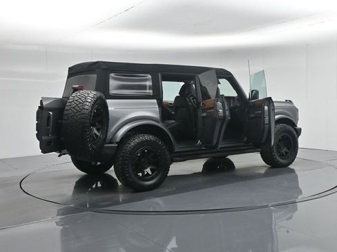 Used 2023 Ford Bronco Outer Banks image 5