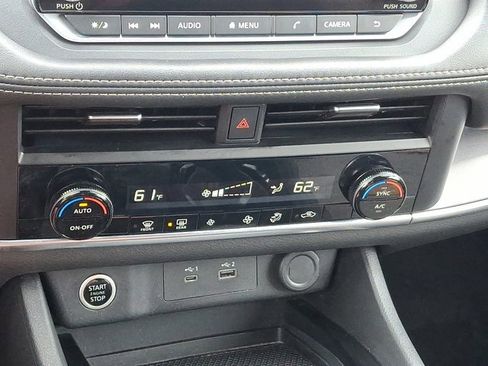 Used 2023 Nissan Rogue SV FWD image 16