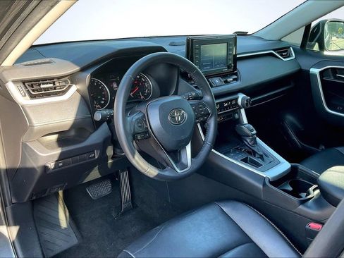 Used 2020 Toyota RAV4 XLE Premium FWD image 18
