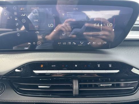 New 2026 Buick Enclave Avenir w/ Super Cruise Package AWD/4WD image 19