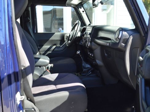 Used 2013 Jeep Wrangler Unlimited Sport image 18