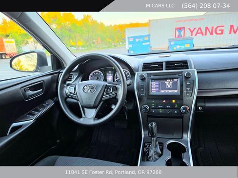 Used 2017 Toyota Camry LE FWD image 16