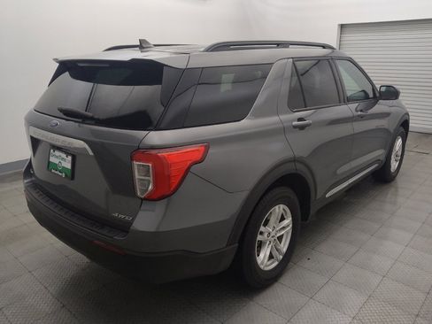 Used 2023 Ford Explorer XLT AWD/4WD image 9