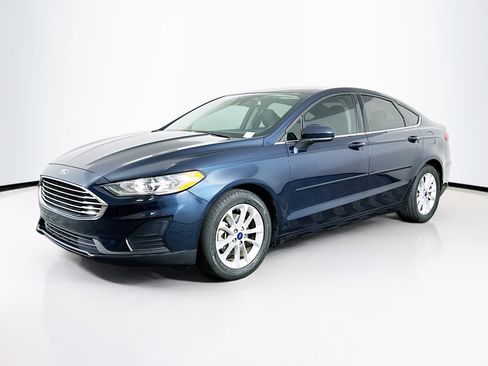 Used 2020 Ford Fusion SE image 3