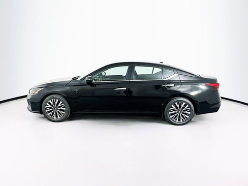 Used 2025 Nissan Altima 2.5 SV image 4