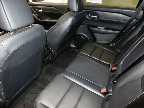 Certified 2025 Nissan Rogue SL w/ Tech Package AWD/4WD image 23
