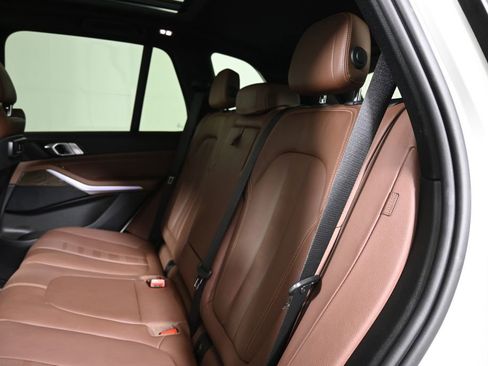 Used 2022 BMW X5 xDrive40i w/ Premium Package AWD/4WD image 6