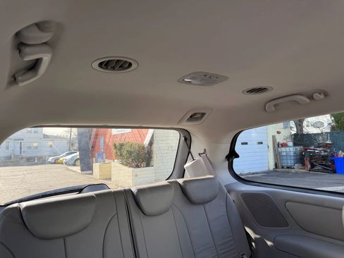 Used 2009 Kia Sedona EX w/ Luxury Pkg image 43