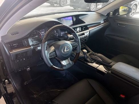 Used 2018 Lexus ES 350 w/ Navigation System Package image 11