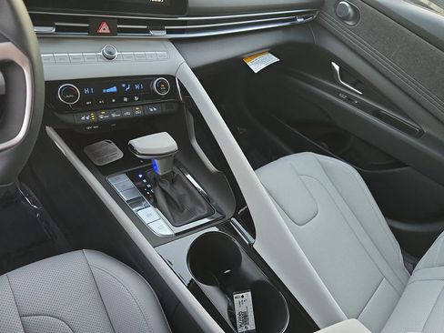 New 2026 Hyundai Elantra Limited image 25