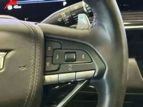 Used 2023 Cadillac Escalade V image 17