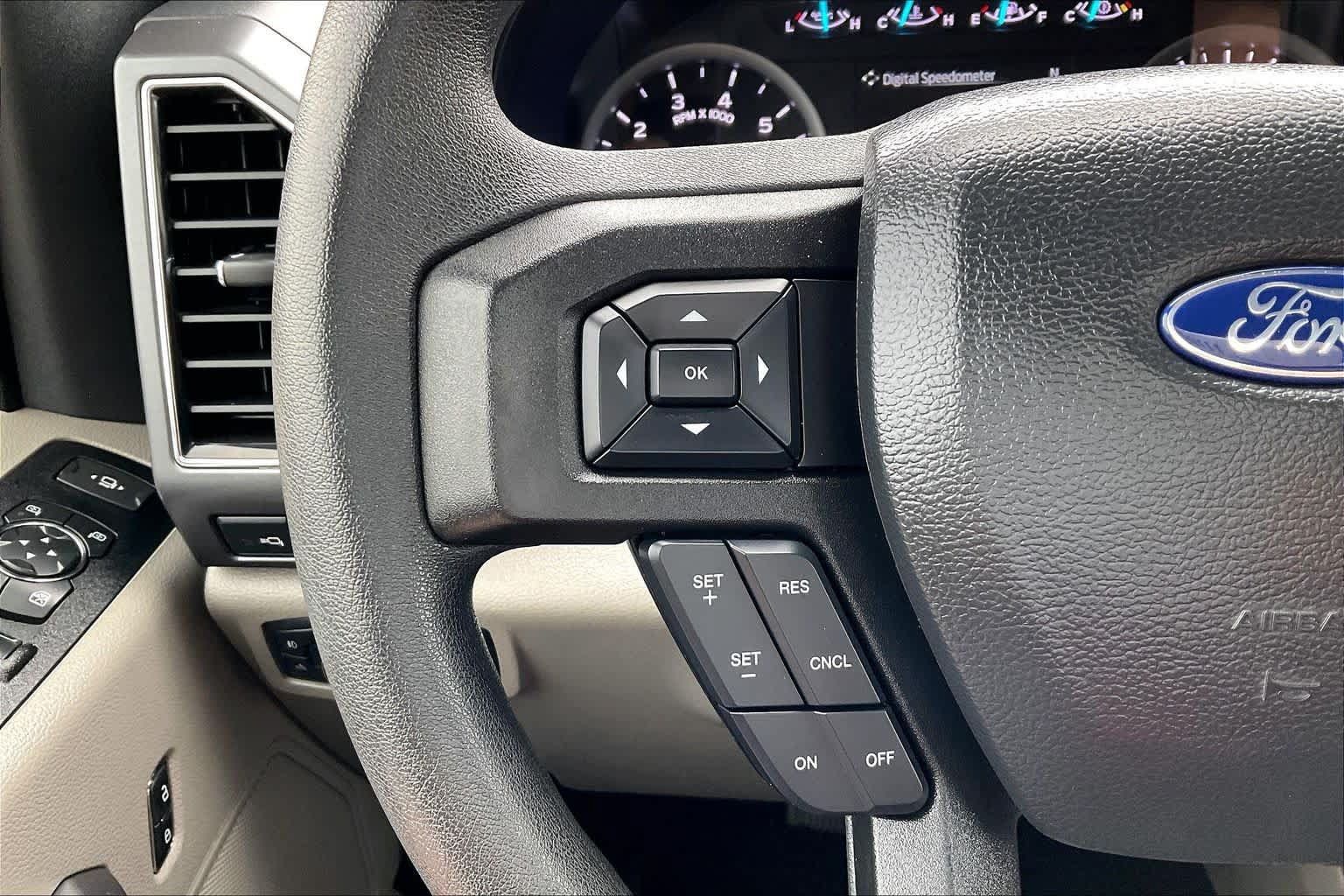 Used 2022 Ford F250 XLT w/ XLT Premium Package AWD/4WD image 23