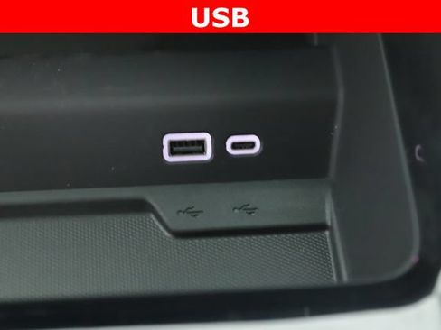 Used 2026 Chevrolet Suburban Premier w/ Sun And Tow Package AWD/4WD image 27
