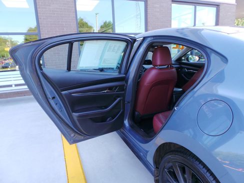 Used 2022 MAZDA MAZDA3 s FWD image 30
