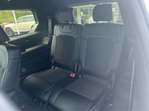 New 2025 Jeep Grand Cherokee L Altitude image 12