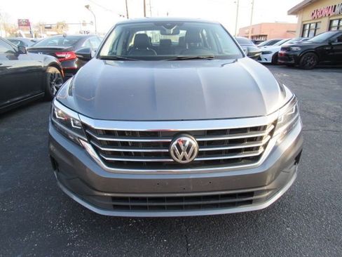 Used 2020 Volkswagen Passat 2.0T SE w/ Sunroof Package image 3