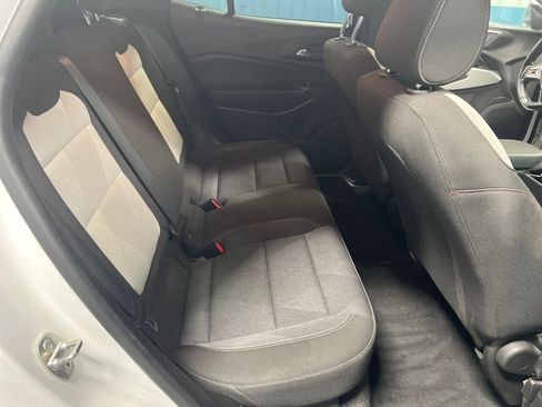 Used 2024 Chevrolet Trax RS image 28