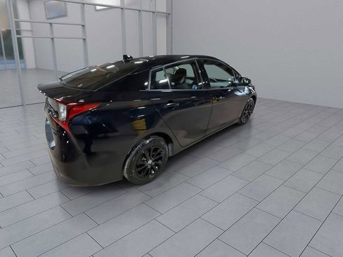 Certified 2022 Toyota Prius AWD image 8