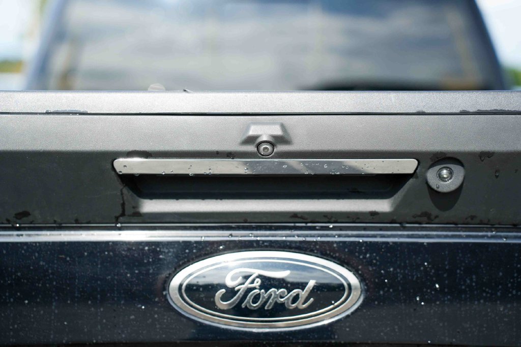 Used 2022 Ford F350 Lariat w/ Tremor Off-Road Package AWD/4WD image 11