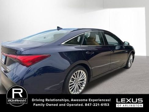 Used 2021 Toyota Avalon Limited w/ Advanced Safety Package FWD image 4