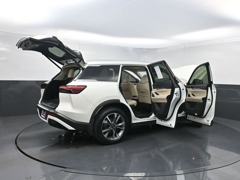 Used 2023 INFINITI QX60 Luxe FWD image 42