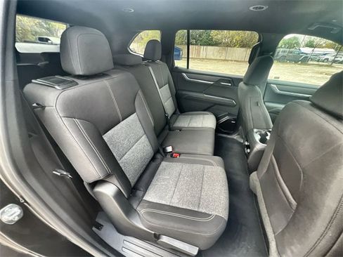 Used 2025 GMC Acadia Elevation image 26