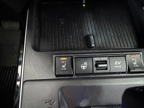 Used 2026 Toyota Corolla Cross AWD Hybrid w/ Convenience Package image 31